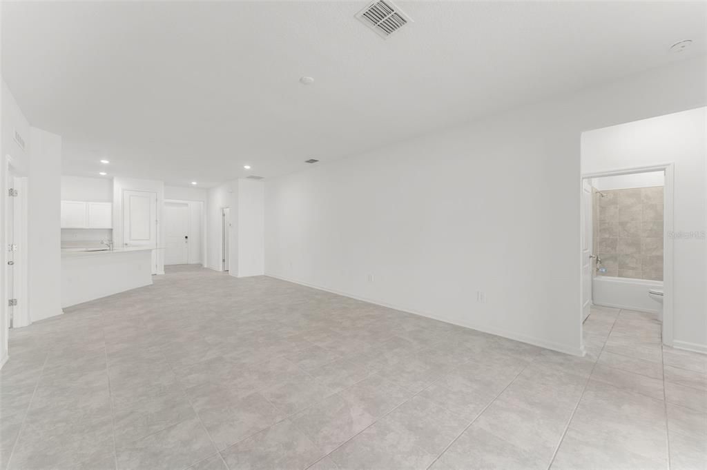 En Venta: $325,000 (4 camas, 3 baños, 2109 Pies cuadrados)