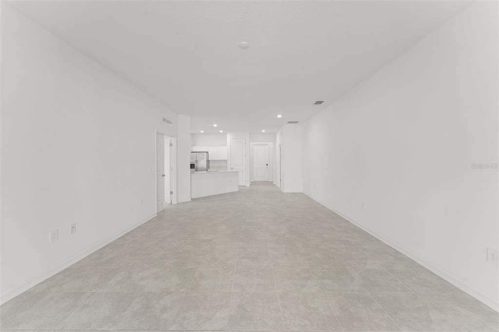 En Venta: $325,000 (4 camas, 3 baños, 2109 Pies cuadrados)