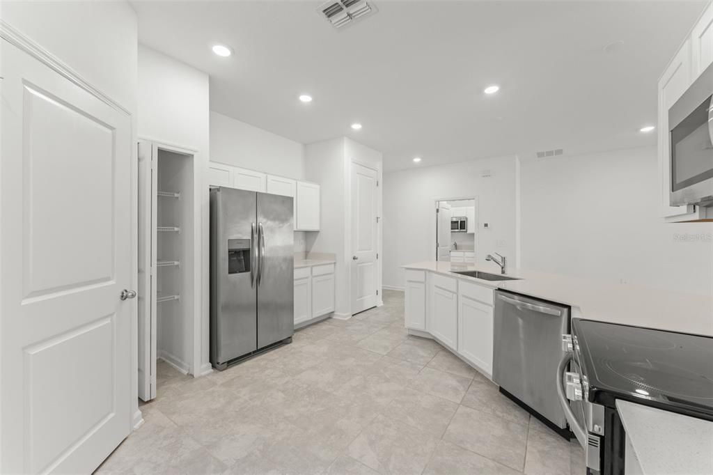 En Venta: $325,000 (4 camas, 3 baños, 2109 Pies cuadrados)
