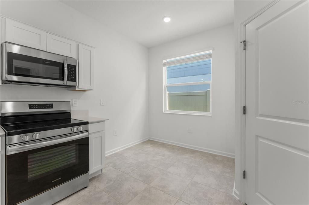 En Venta: $325,000 (4 camas, 3 baños, 2109 Pies cuadrados)