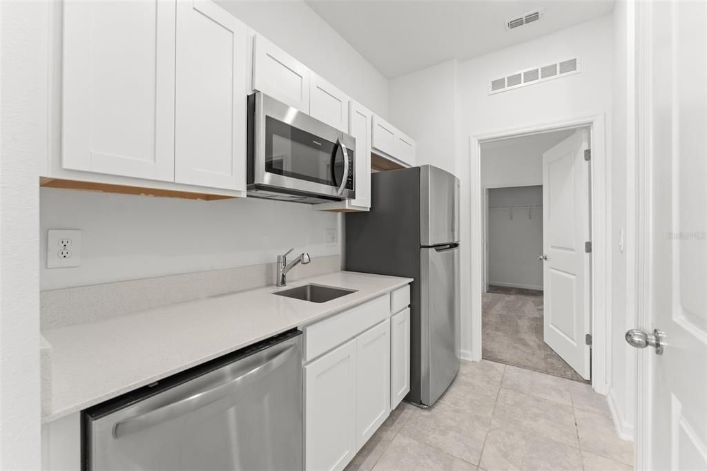 En Venta: $325,000 (4 camas, 3 baños, 2109 Pies cuadrados)