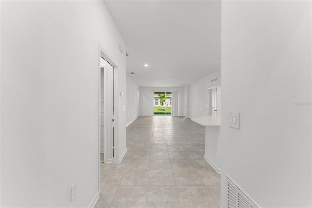 En Venta: $325,000 (4 camas, 3 baños, 2109 Pies cuadrados)