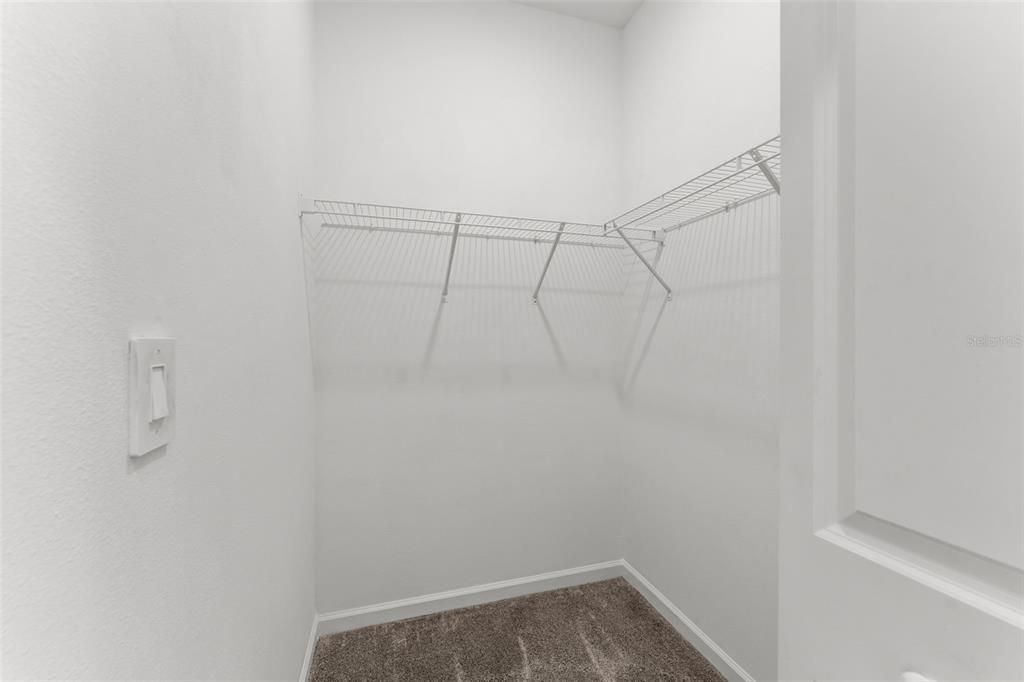 En Venta: $325,000 (4 camas, 3 baños, 2109 Pies cuadrados)