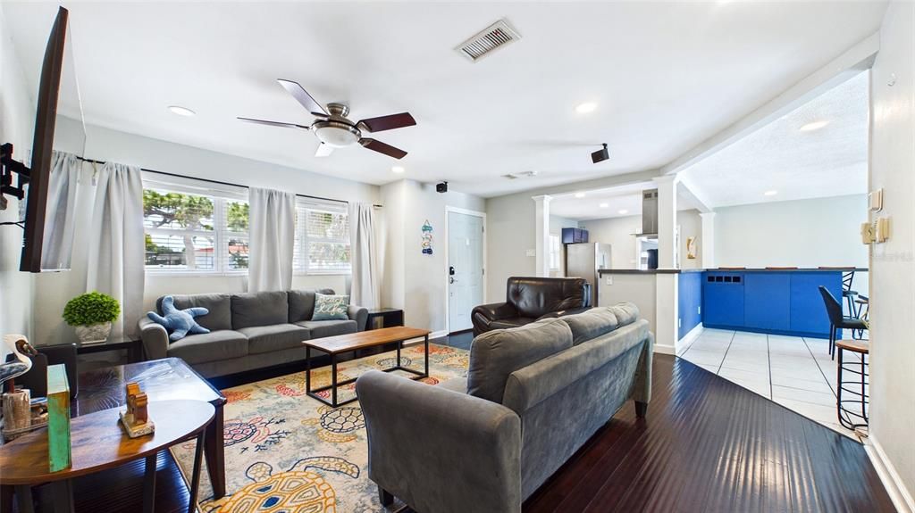 For Sale: $645,000 (3 beds, 2 baths, 1781 Square Feet)