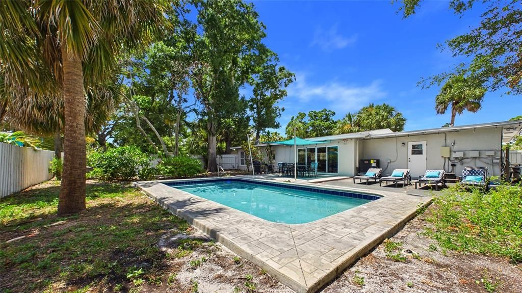 For Sale: $645,000 (3 beds, 2 baths, 1781 Square Feet)