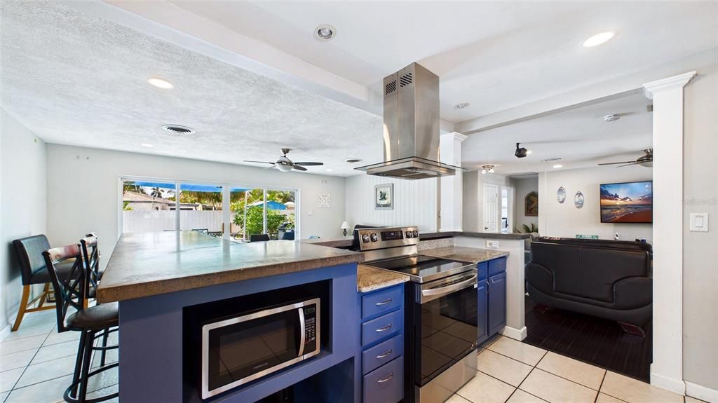 For Sale: $645,000 (3 beds, 2 baths, 1781 Square Feet)