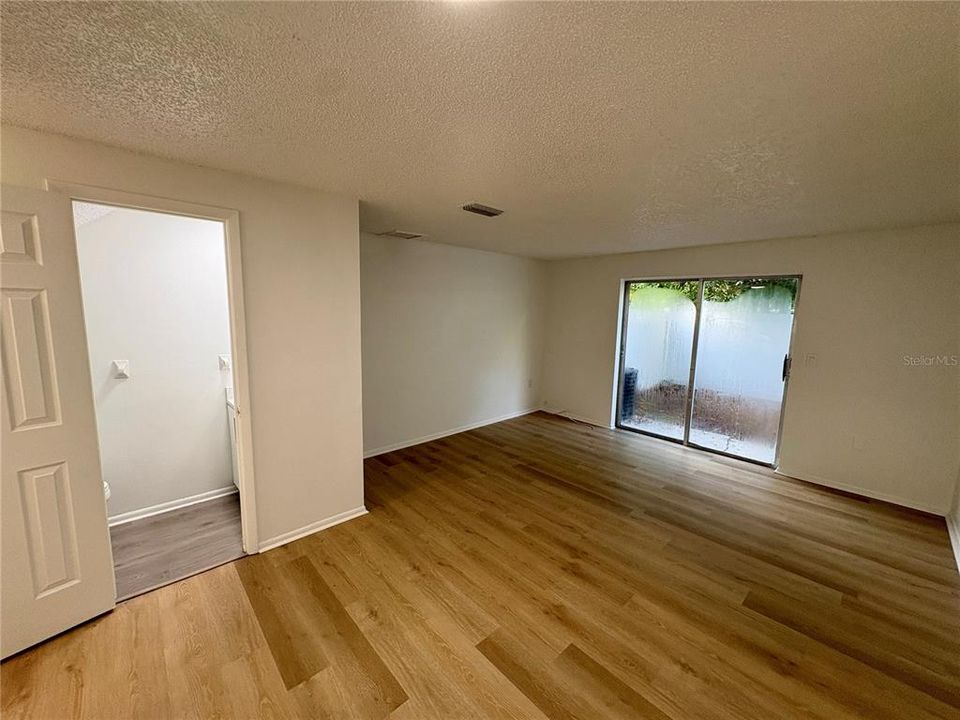 For Rent: $1,350 (2 beds, 1 baths, 1209 Square Feet)