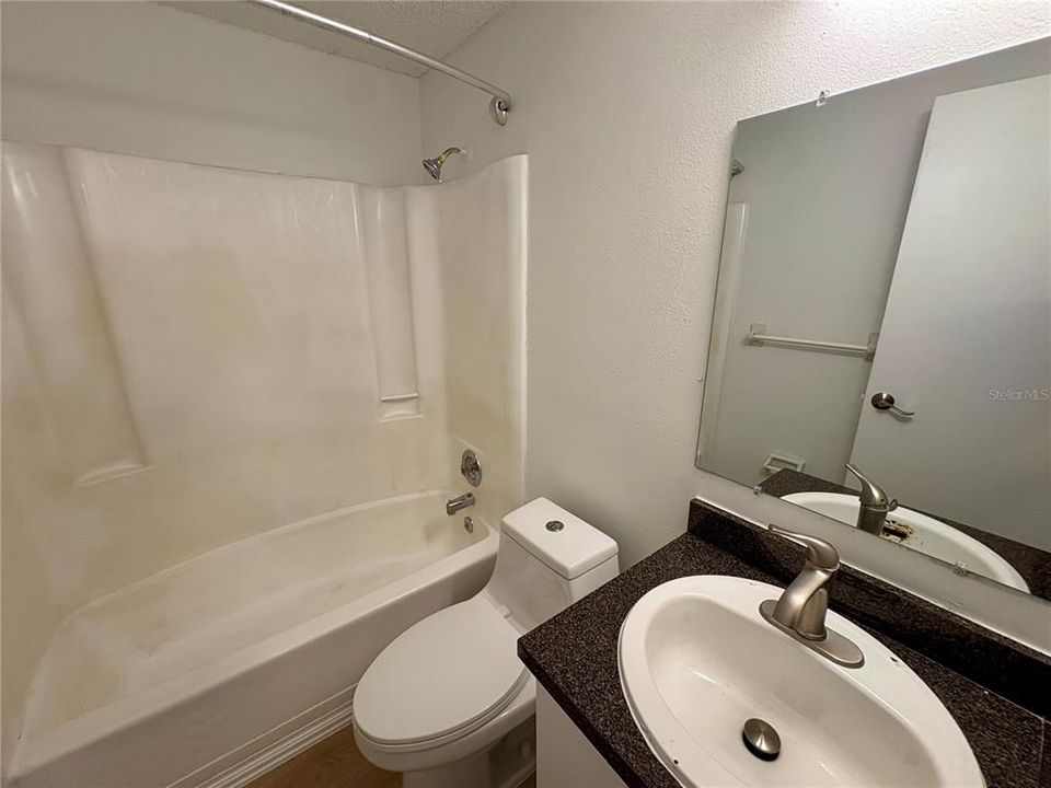 For Rent: $1,350 (2 beds, 1 baths, 1209 Square Feet)