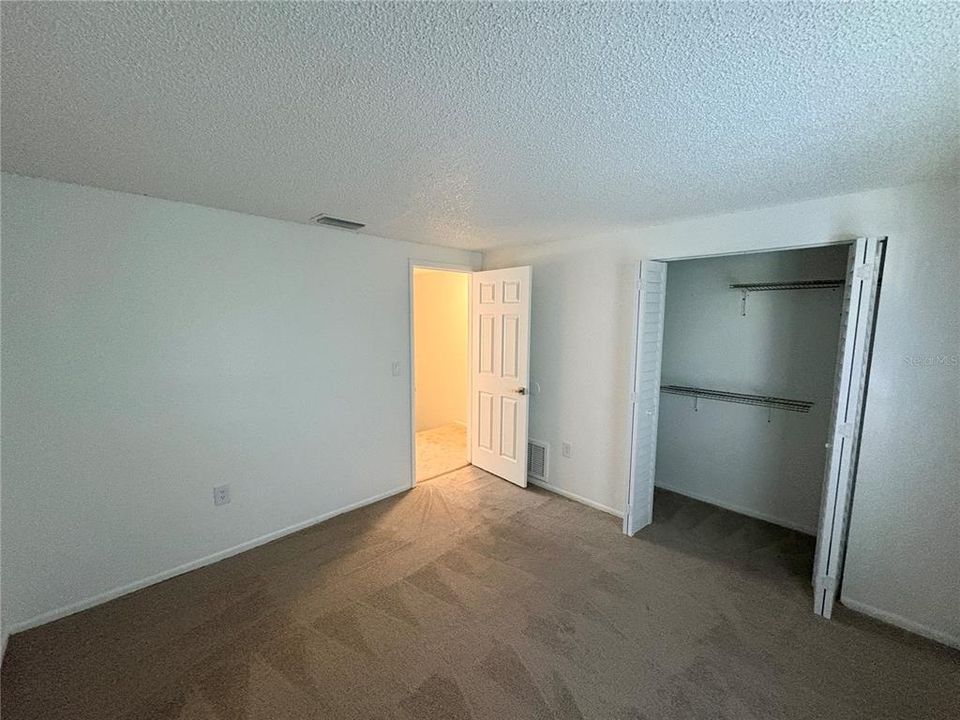 For Rent: $1,350 (2 beds, 1 baths, 1209 Square Feet)