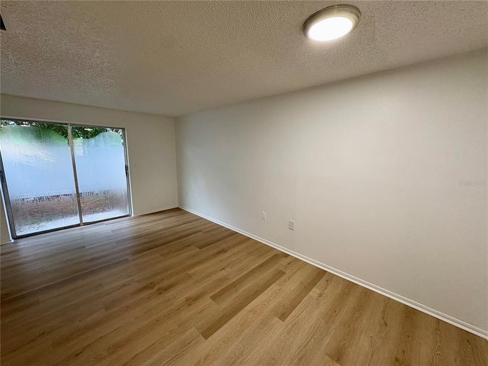 For Rent: $1,350 (2 beds, 1 baths, 1209 Square Feet)