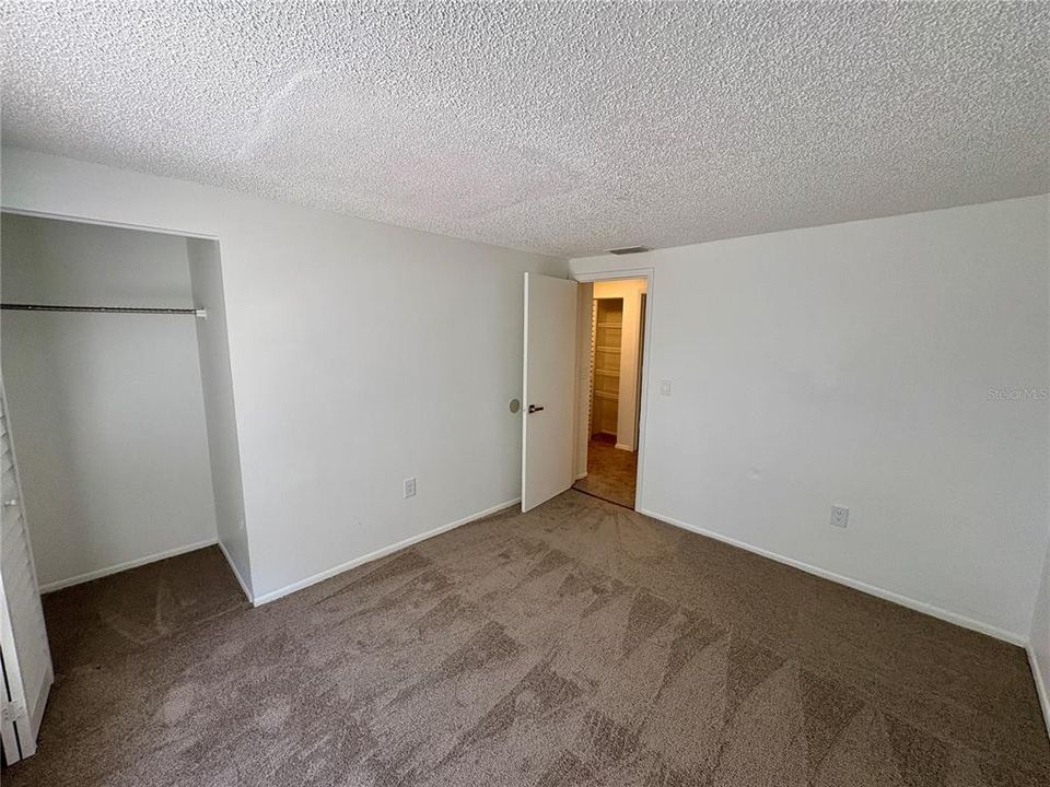 For Rent: $1,350 (2 beds, 1 baths, 1209 Square Feet)