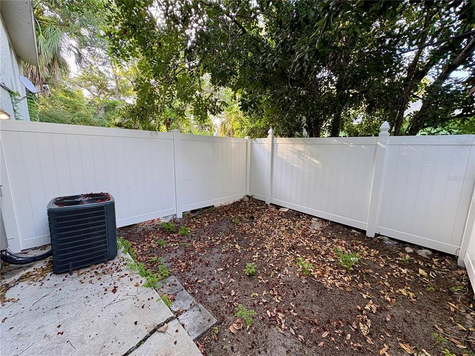 For Rent: $1,350 (2 beds, 1 baths, 1209 Square Feet)