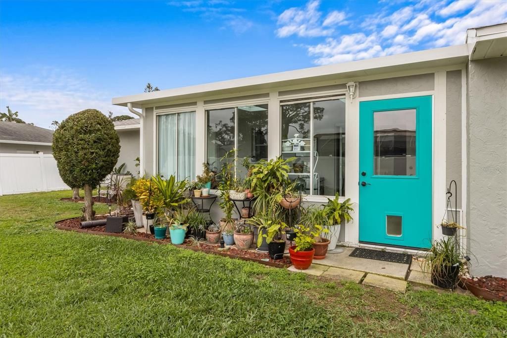 For Sale: $385,000 (2 beds, 2 baths, 1420 Square Feet)