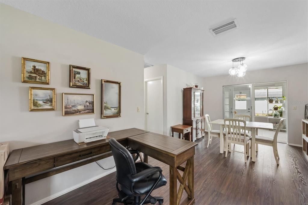 For Sale: $385,000 (2 beds, 2 baths, 1420 Square Feet)