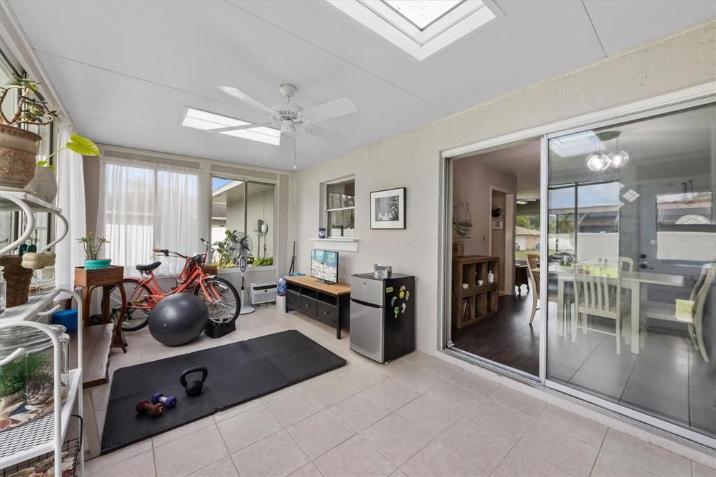 For Sale: $385,000 (2 beds, 2 baths, 1420 Square Feet)