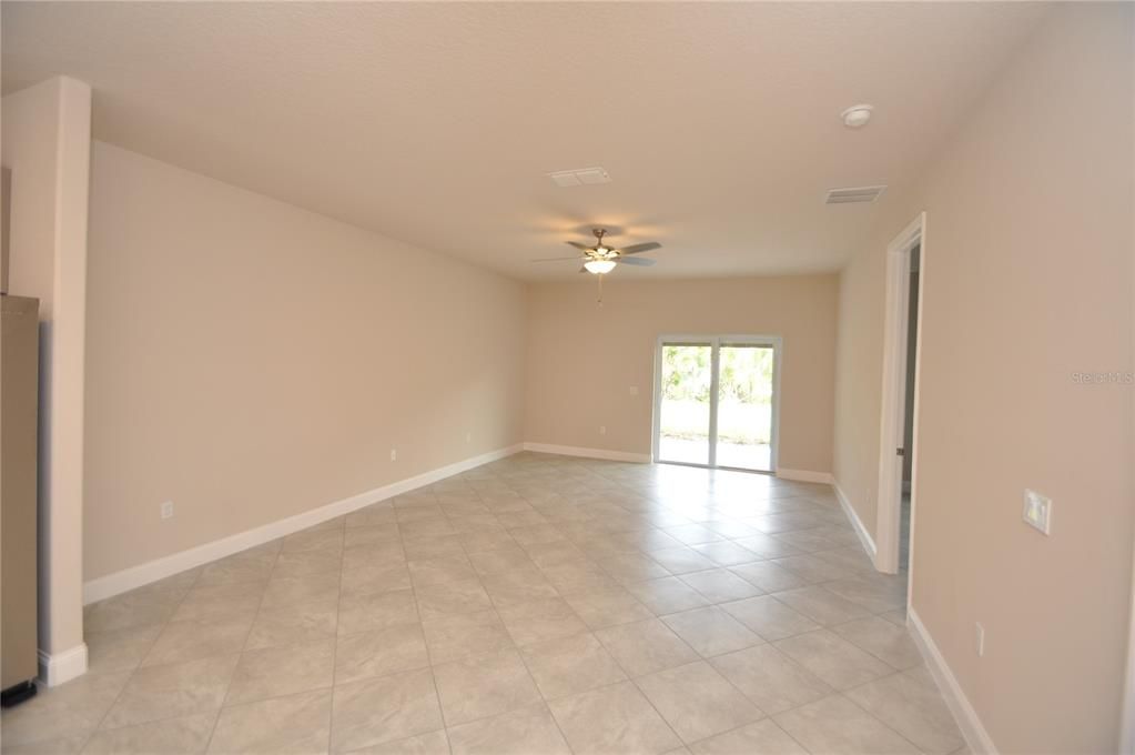 For Rent: $2,000 (4 beds, 2 baths, 1511 Square Feet)