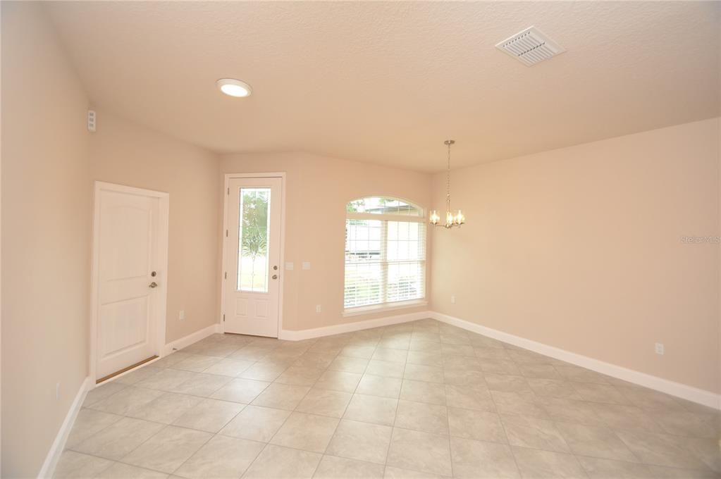 For Rent: $2,000 (4 beds, 2 baths, 1511 Square Feet)