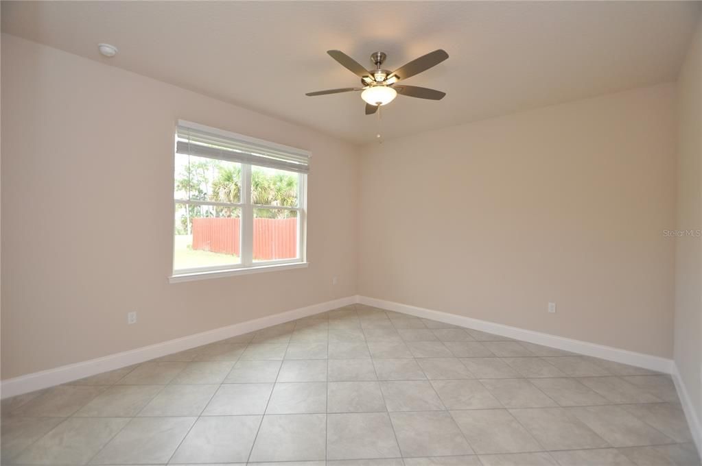 For Rent: $2,000 (4 beds, 2 baths, 1511 Square Feet)