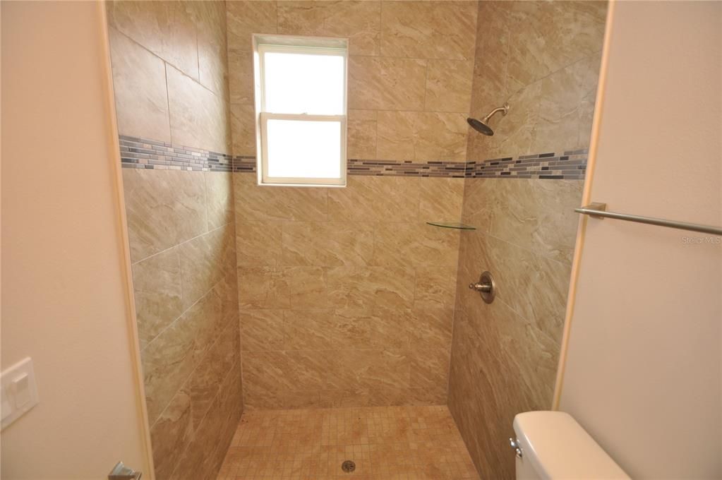 For Rent: $2,000 (4 beds, 2 baths, 1511 Square Feet)