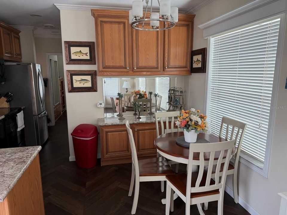 For Sale: $159,900 (1 beds, 1 baths, 481 Square Feet)