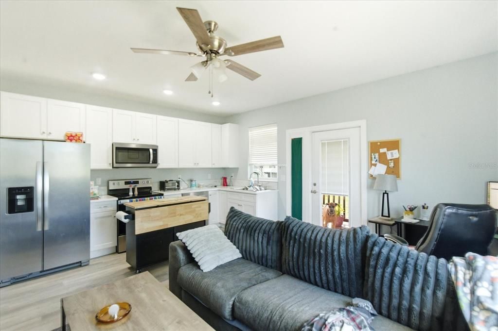 En Venta: $599,000 (4 camas, 4 baños, 1890 Pies cuadrados)