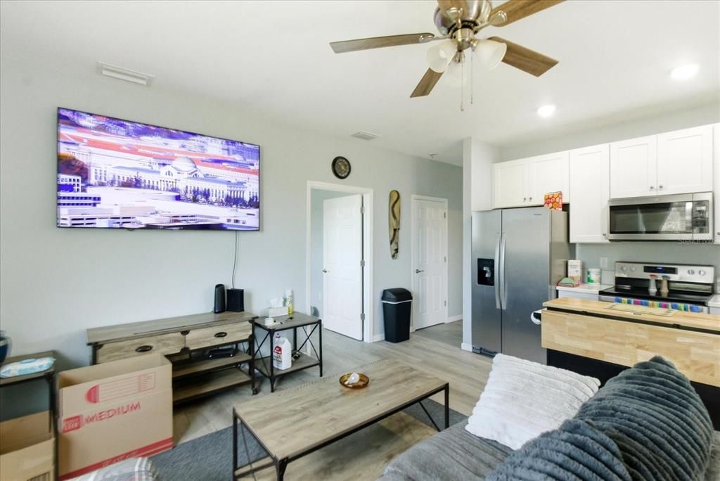 En Venta: $599,000 (4 camas, 4 baños, 1890 Pies cuadrados)