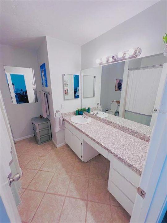 В аренду: $2,200 (2 спален, 2 ванн, 1703 Квадратных фут)