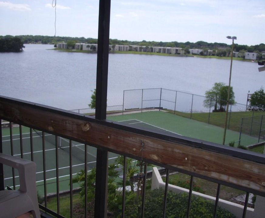For Rent: $1,350 (1 beds, 1 baths, 607 Square Feet)