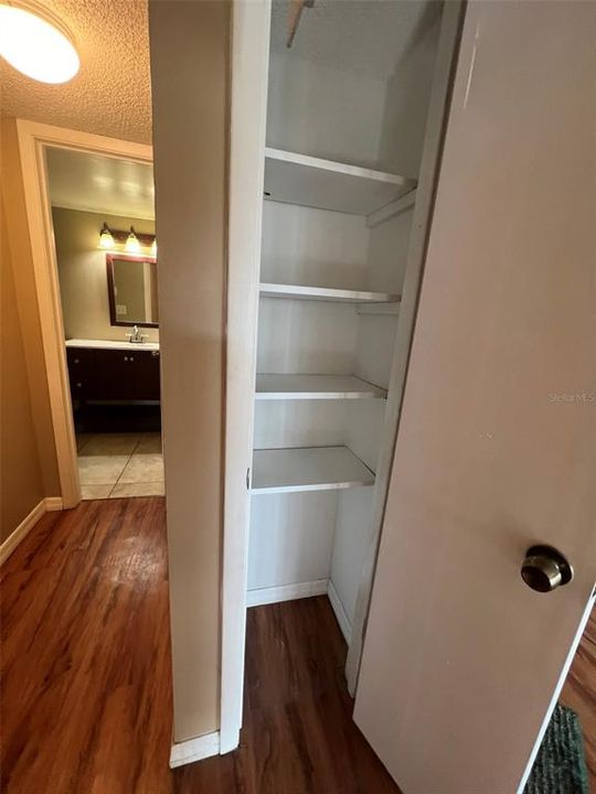 For Rent: $1,350 (1 beds, 1 baths, 607 Square Feet)