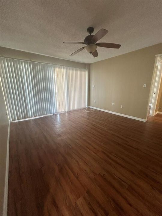 For Rent: $1,350 (1 beds, 1 baths, 607 Square Feet)