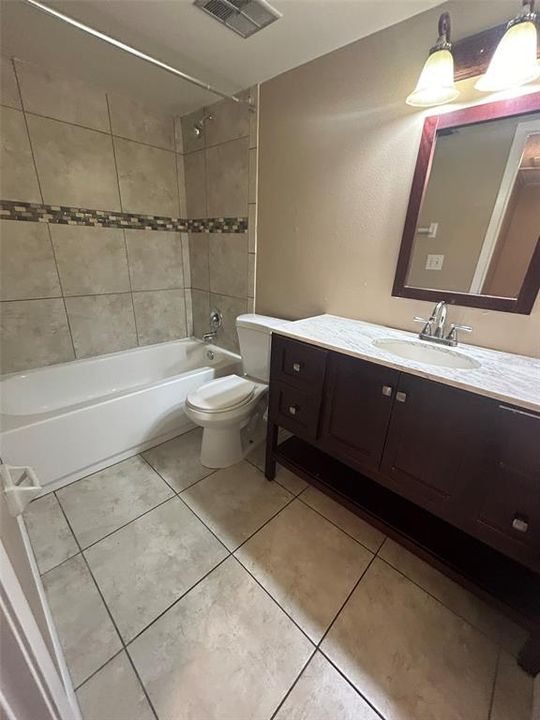 For Rent: $1,350 (1 beds, 1 baths, 607 Square Feet)
