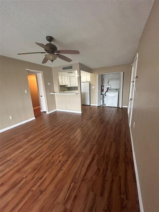 For Rent: $1,350 (1 beds, 1 baths, 607 Square Feet)