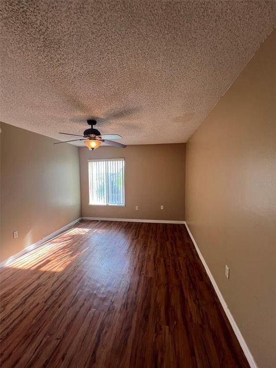 For Rent: $1,350 (1 beds, 1 baths, 607 Square Feet)