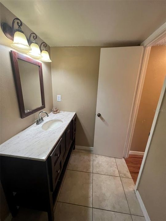 For Rent: $1,350 (1 beds, 1 baths, 607 Square Feet)