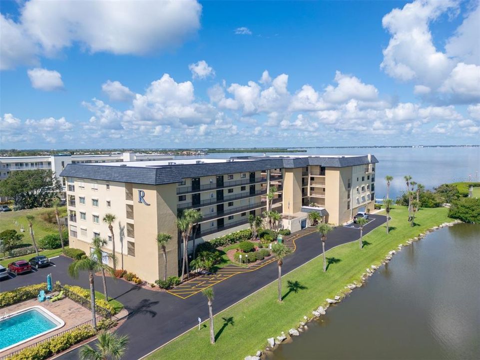 For Sale: $324,900 (2 beds, 2 baths, 1280 Square Feet)