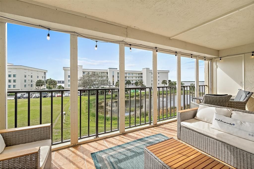 For Sale: $324,900 (2 beds, 2 baths, 1280 Square Feet)