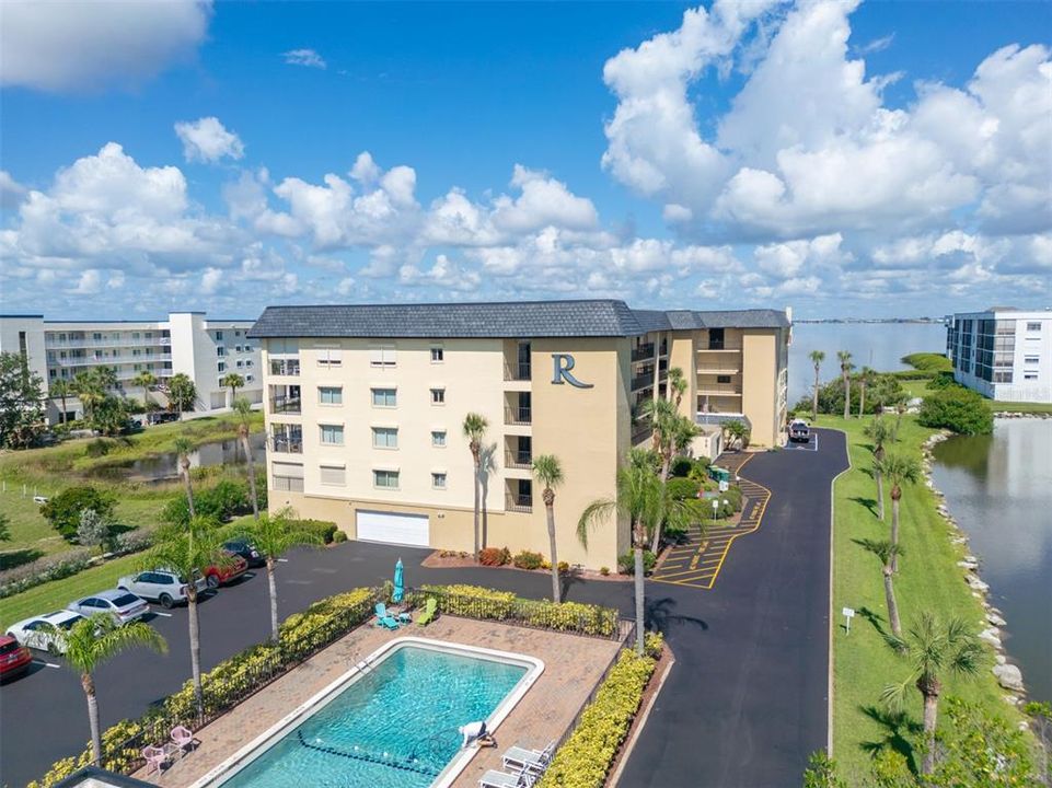 For Sale: $324,900 (2 beds, 2 baths, 1280 Square Feet)
