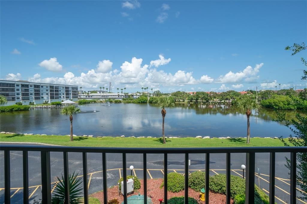 For Sale: $324,900 (2 beds, 2 baths, 1280 Square Feet)