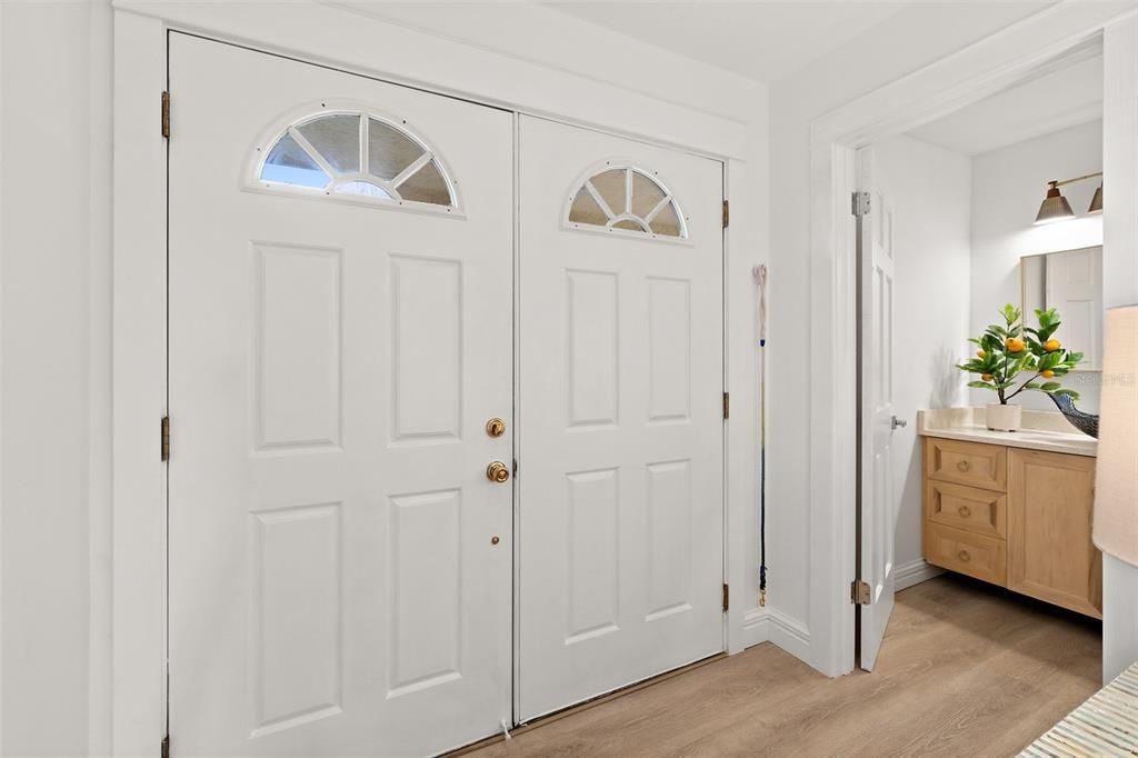 For Sale: $324,900 (2 beds, 2 baths, 1280 Square Feet)