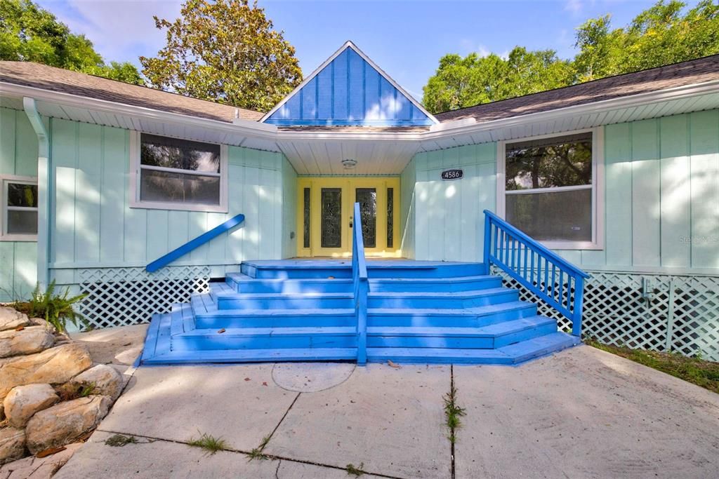 For Sale: $374,900 (3 beds, 2 baths, 1716 Square Feet)