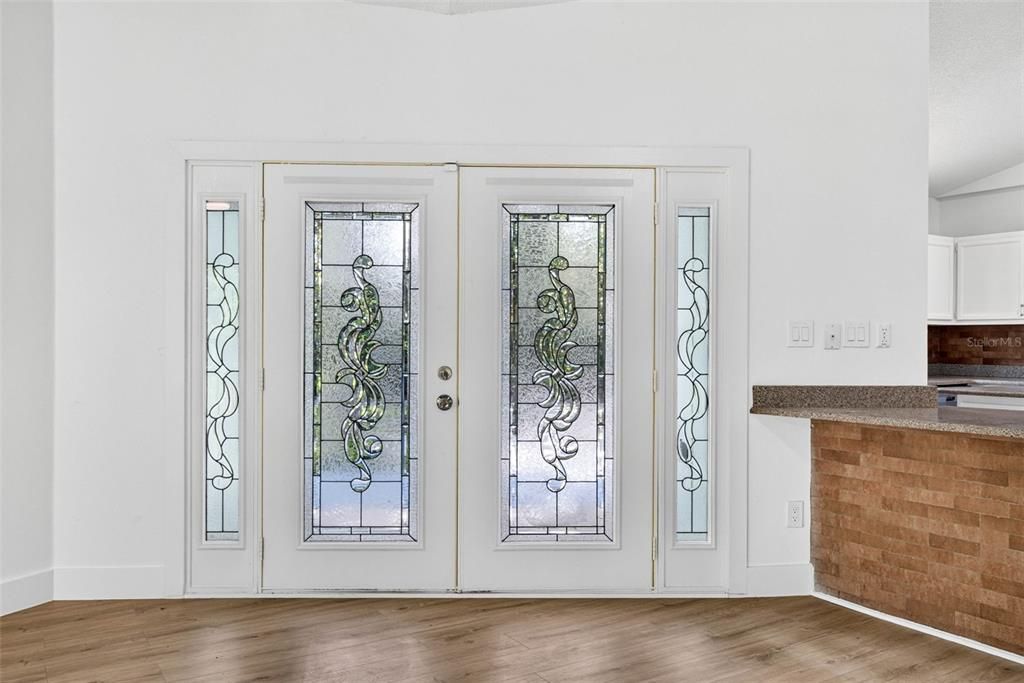 For Sale: $374,900 (3 beds, 2 baths, 1716 Square Feet)