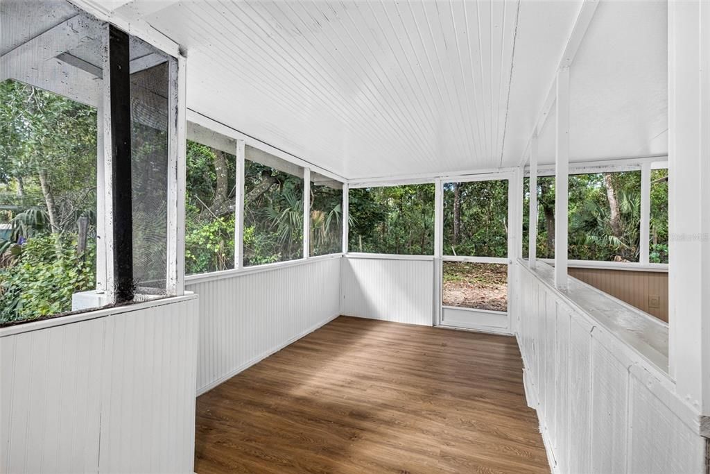 For Sale: $374,900 (3 beds, 2 baths, 1716 Square Feet)