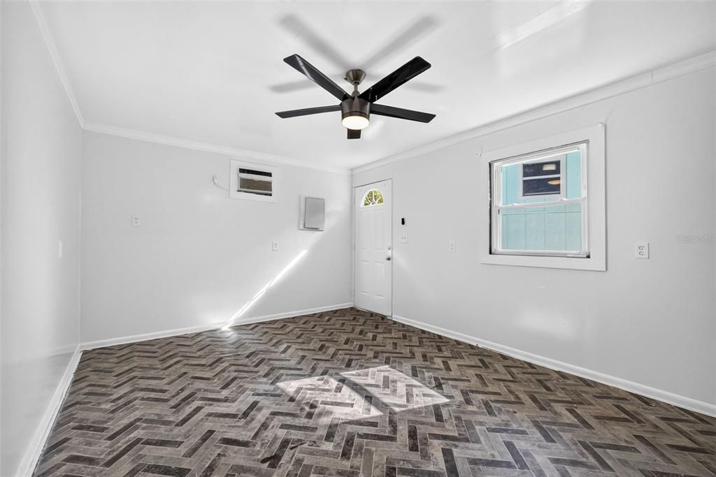 For Sale: $374,900 (3 beds, 2 baths, 1716 Square Feet)