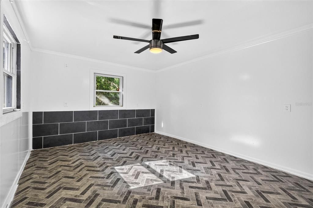 For Sale: $374,900 (3 beds, 2 baths, 1716 Square Feet)