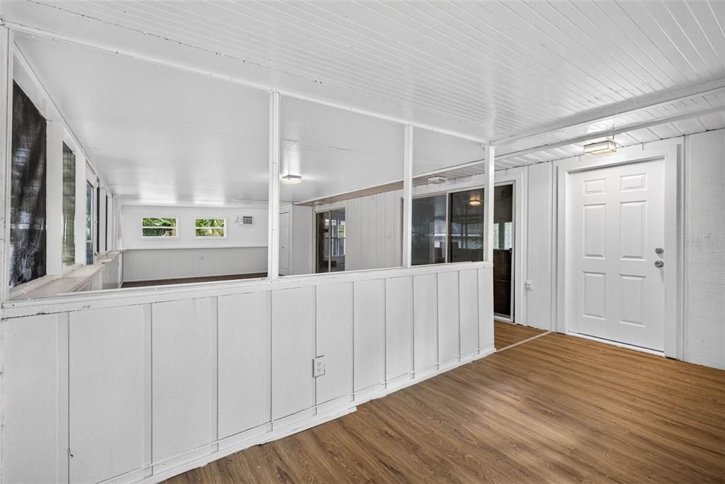 For Sale: $374,900 (3 beds, 2 baths, 1716 Square Feet)