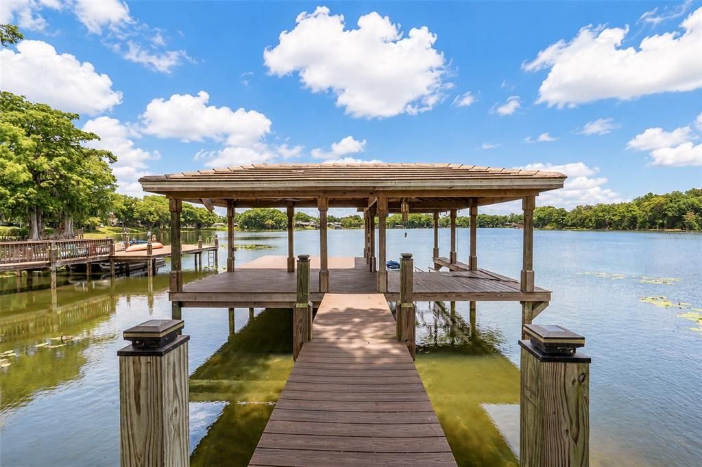 For Sale: $1,725,000 (6 beds, 4 baths, 4173 Square Feet)