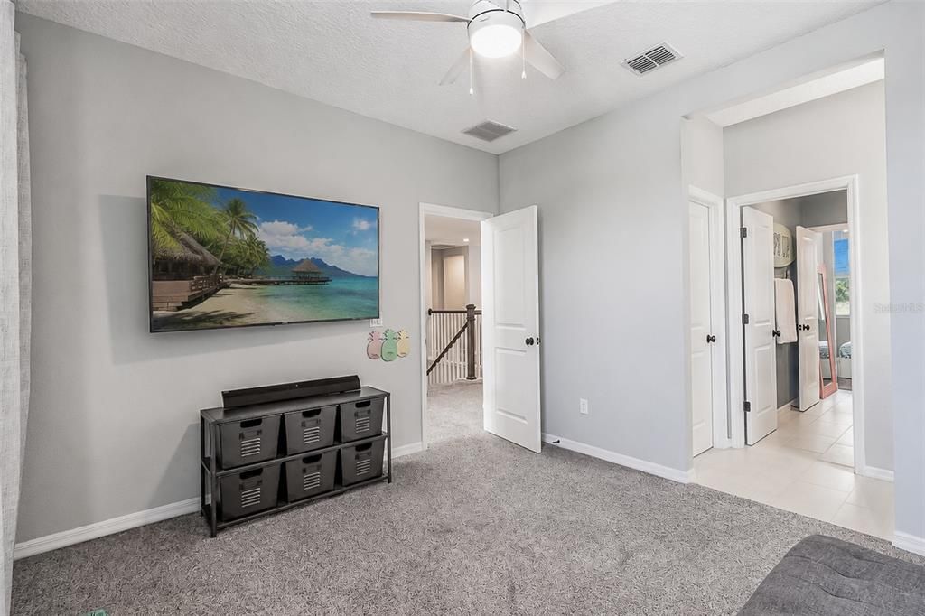For Sale: $1,725,000 (6 beds, 4 baths, 4173 Square Feet)