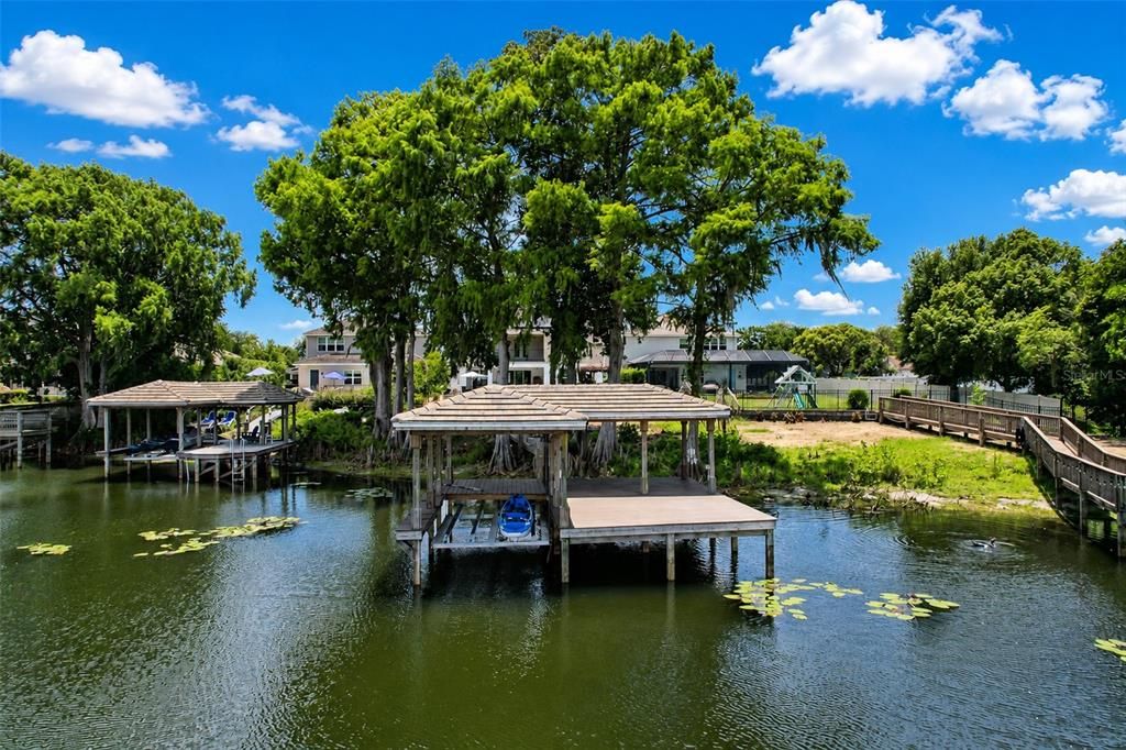 For Sale: $1,725,000 (6 beds, 4 baths, 4173 Square Feet)