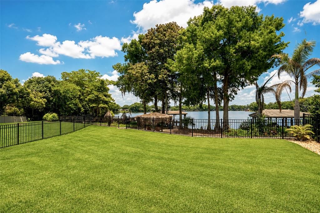 For Sale: $1,725,000 (6 beds, 4 baths, 4173 Square Feet)