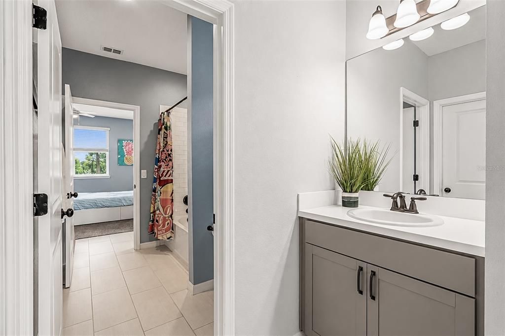 For Sale: $1,725,000 (6 beds, 4 baths, 4173 Square Feet)